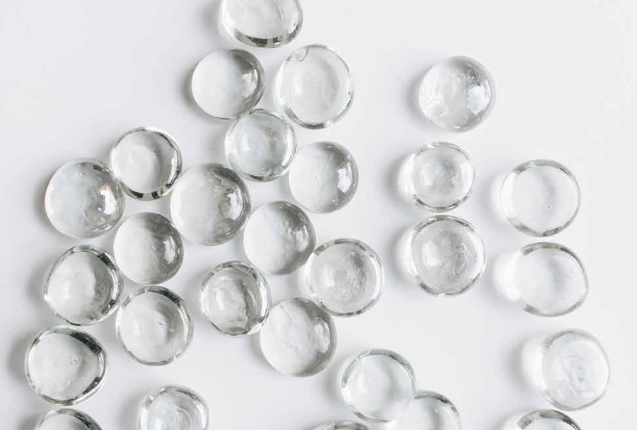 Glass micro-bead fill: <br/>Virtually silent and cool.