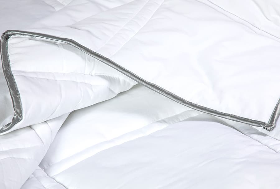 Cooler sleep, and better <br/>performance with glass.