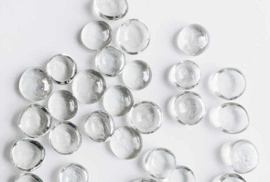 Glass micro-bead fill: <br/>Virtually silent and cool.