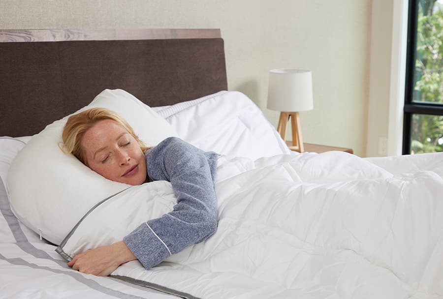 Hugs you to sleep and works to <br/>keep you asleep.