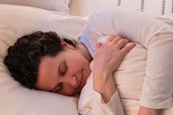 Health Benefits of Using a Body Pillow